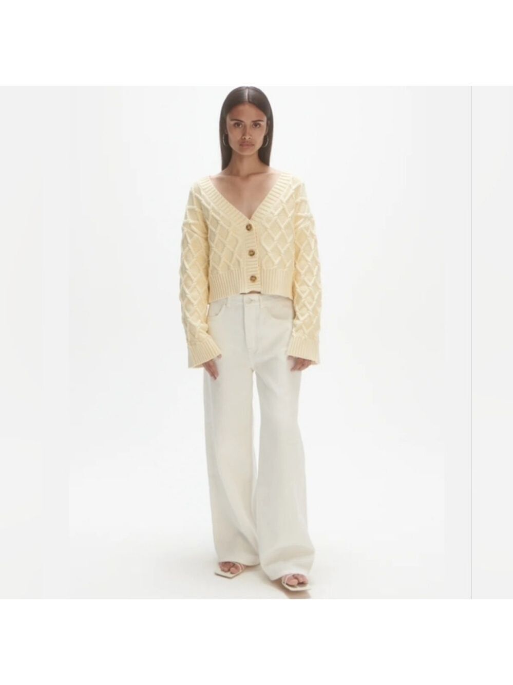 Les Coyotes Cream Knit Cardigan with Button Detail Size S In EUC
